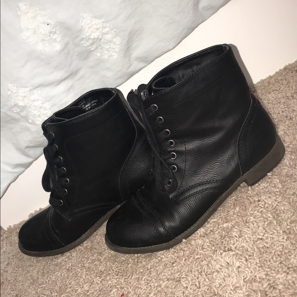 combat boots